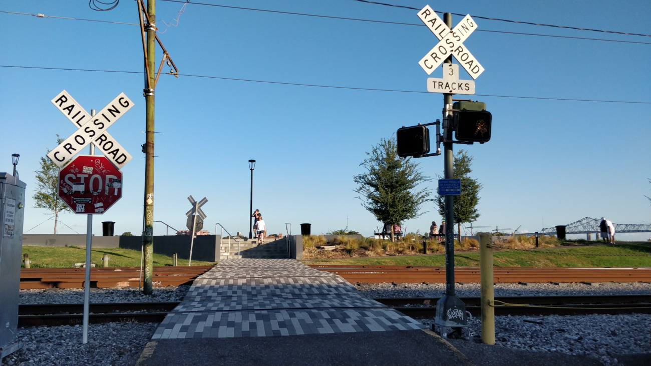 Railroad crossing, New Orleans, Louisiana, USA.